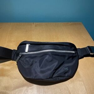 Lululemon city adventurer belt bag